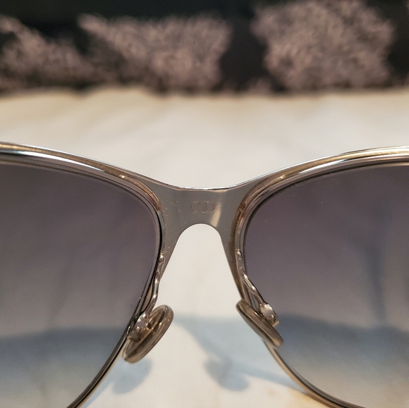Authentic DIOR Sunglasses - Picture 4 of 6